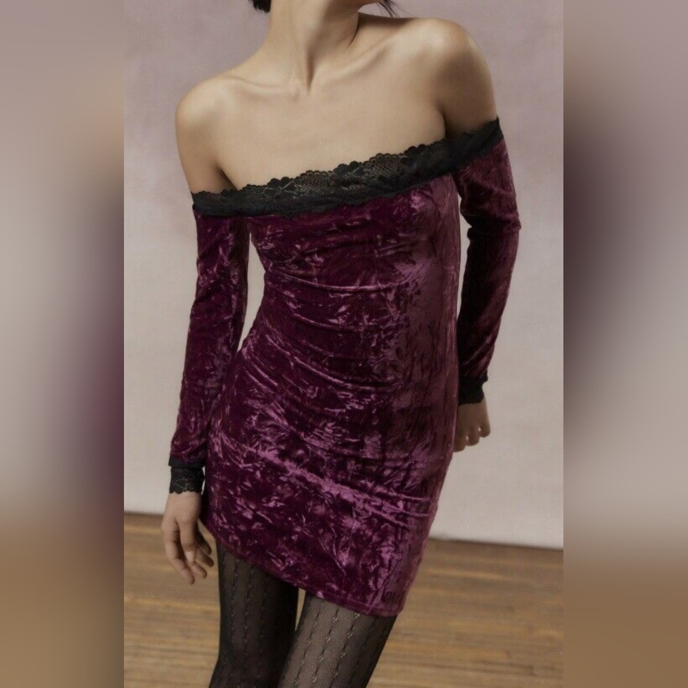 Kimchi Blue Ryder Velvet & Lace Mini Dress